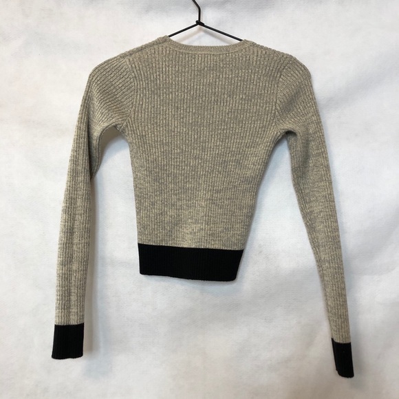 Forever 21 Long Sleeved Ribbed Crop Sweater Size S - Picture 2 of 5